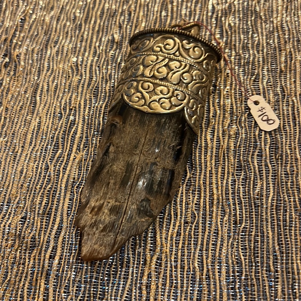 Unique Vintage Tibetan Old Goat Horn Big Amulet Pendant